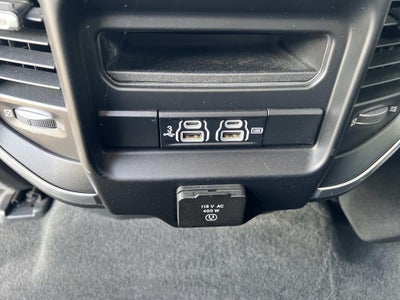2020 RAM 1500 Laramie Crew Cab 4x4 5'7" Box