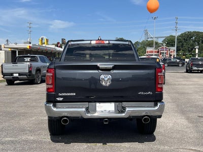 2020 RAM 1500 Laramie Crew Cab 4x4 5'7" Box