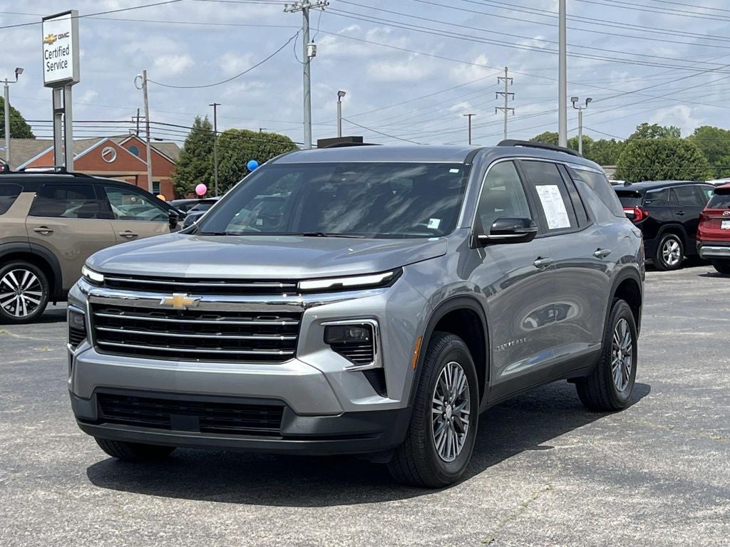 2025 Chevrolet Traverse LT