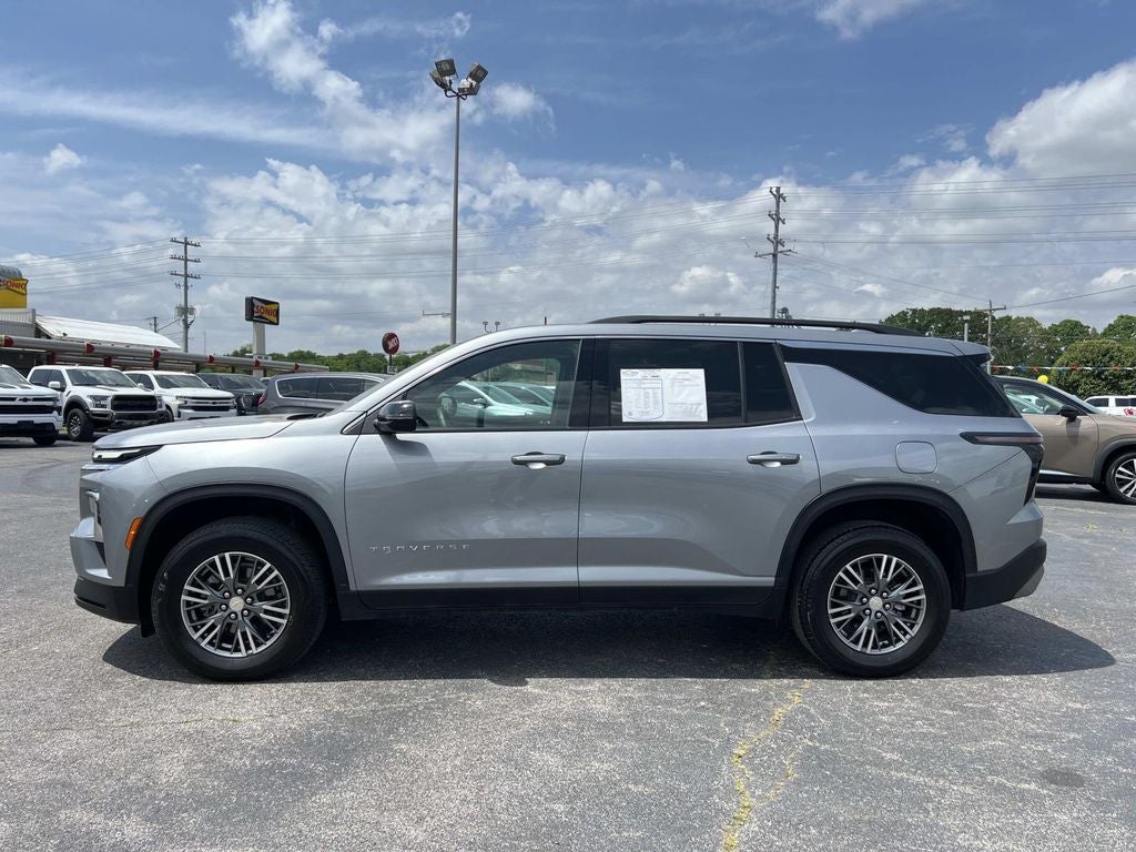 2025 Chevrolet Traverse LT