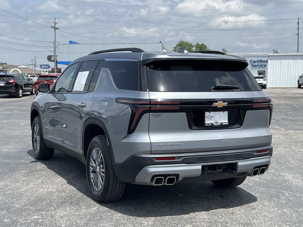 2025 Chevrolet Traverse LT
