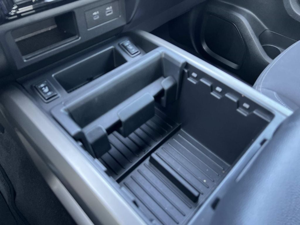 2024 Nissan TITAN Crew Cab SV 4x2