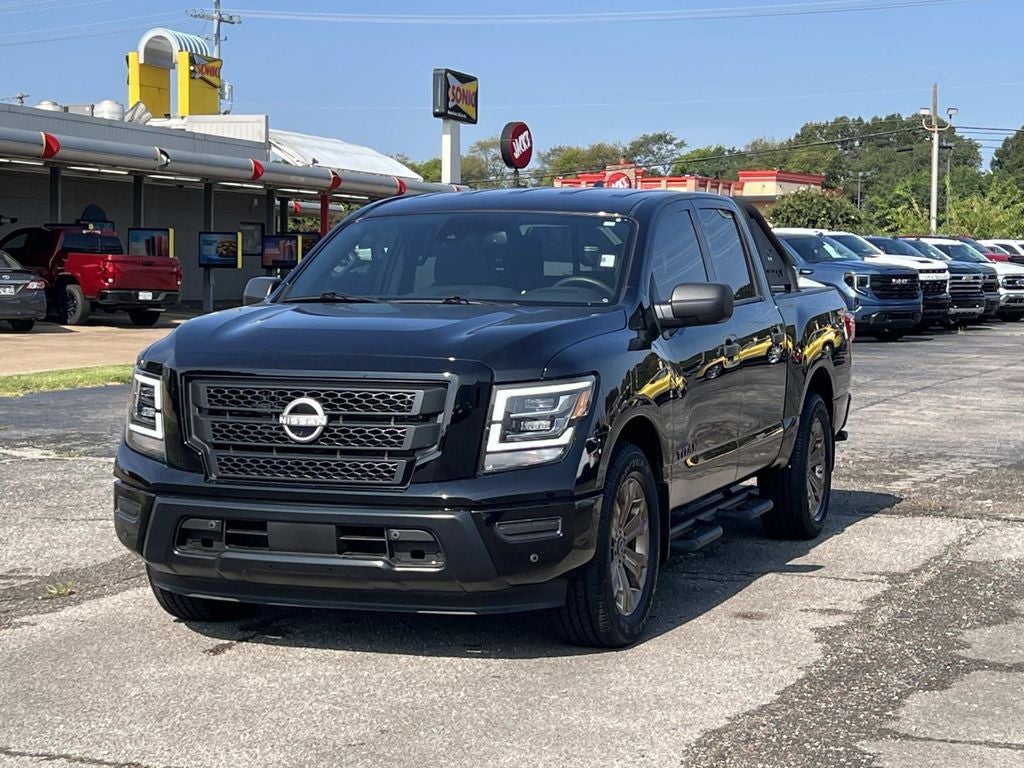 2024 Nissan TITAN Crew Cab SV 4x2