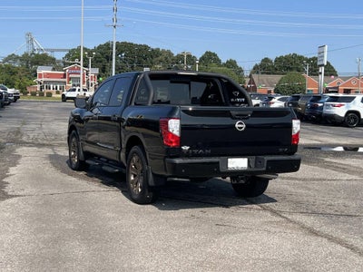 2024 Nissan TITAN Crew Cab SV 4x2