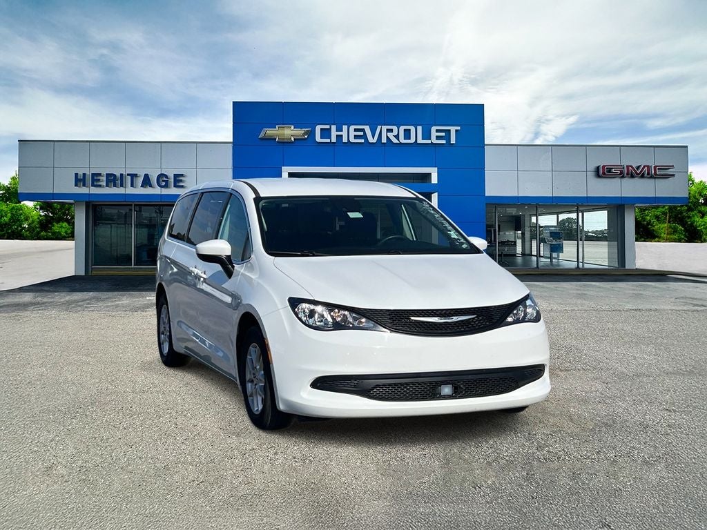 2023 Chrysler Voyager LX