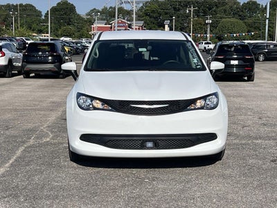 2023 Chrysler Voyager LX