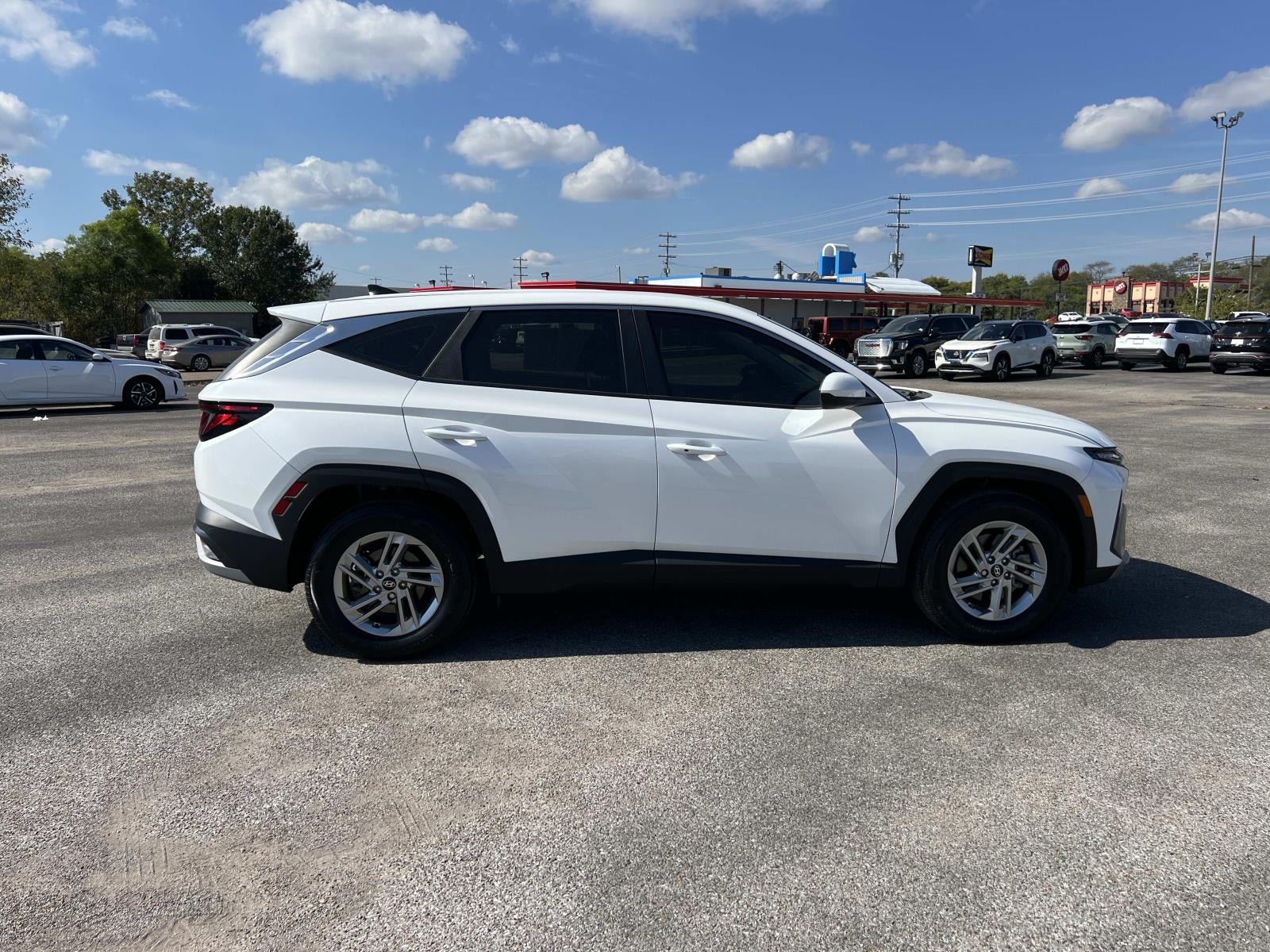 2025 Hyundai Tucson SE